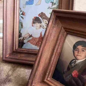 قاب چوبی رها