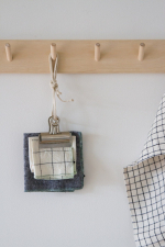 هنگر دیواری چوبی ساده قاب و نقاشی کد 1701