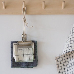 هنگر دیواری چوبی ساده قاب و نقاشی کد 1701