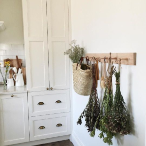 هنگر دیواری چوبی ساده قاب و نقاشی کد 1701